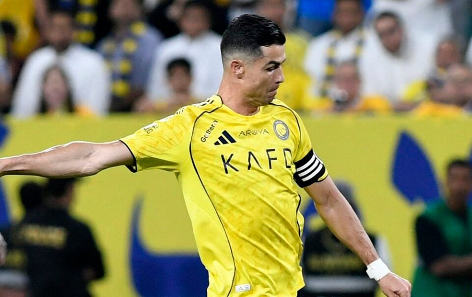 ronaldo-sap-co-chuc-vo-dich-dau-tien-cung-al-nassr-tai-a-rap-xe-ut