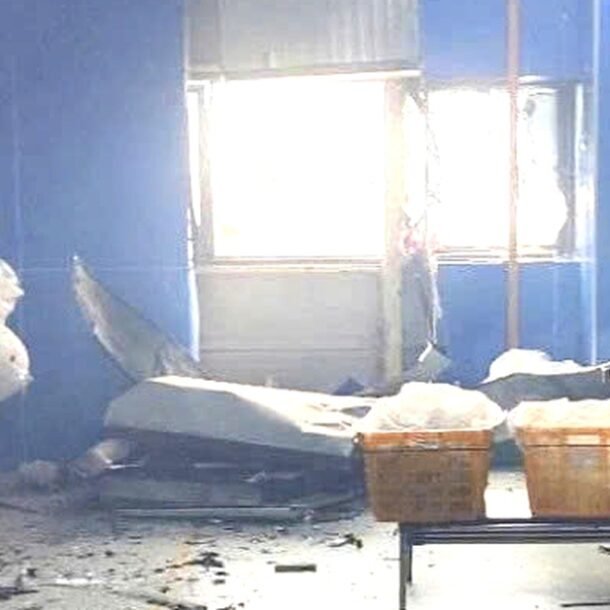 no-may-dieu-hoa-khi-dang-sua-chua,-2-nguoi-bi-thuong