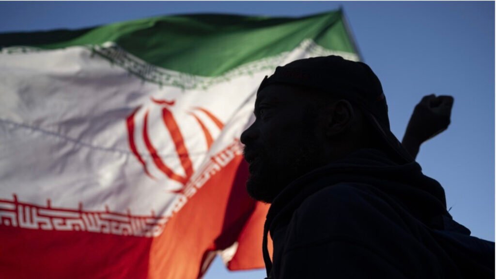 iran-doa-chan-xuat-nhap-khau-qua-vung-vinh,-my-dua-them-quan-toi-trung-dong