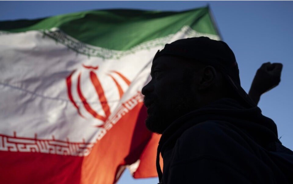 iran-doa-chan-xuat-nhap-khau-qua-vung-vinh,-my-dua-them-quan-toi-trung-dong