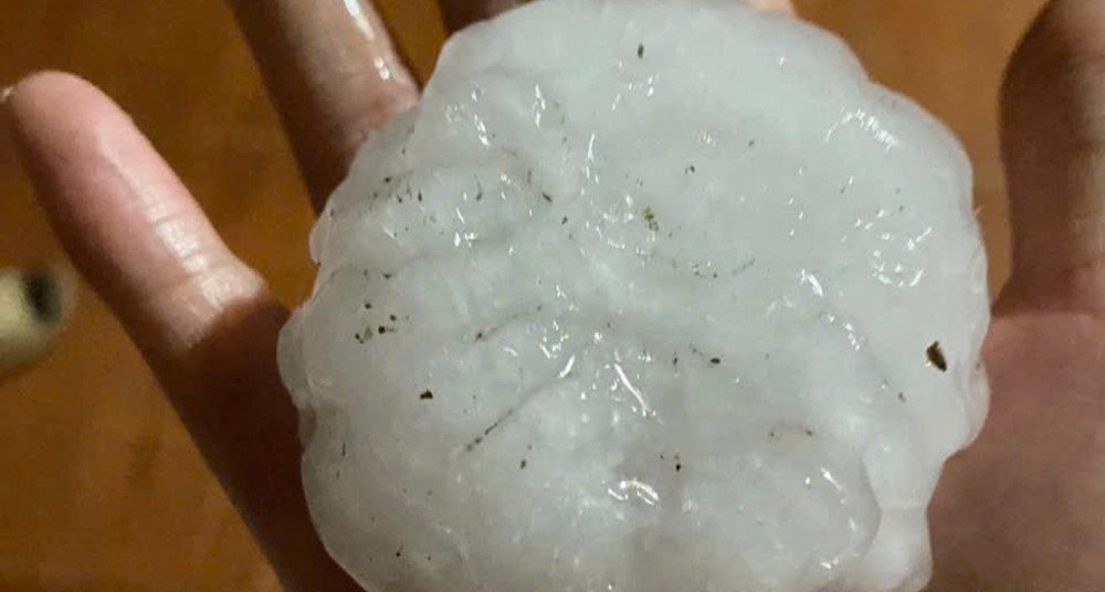 mua-da-to-nhu-nam-tay-trut-am-am-xuong-bac-ha