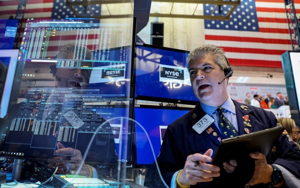 chung-khoan-my-len-cao-ky-luc