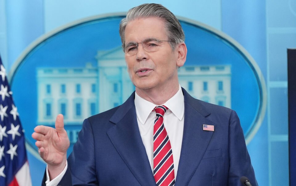 my-ap-them-trung-phat-voi-dau-iran