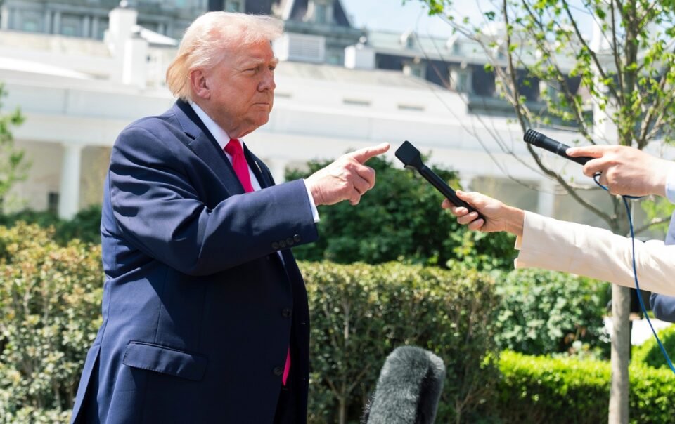 tin-tuc-the-gioi-17-4:-ong-trump-noi-thoa-thuan-voi-iran-‘rat-gan’;-my-duy-tri-phong-toa-cang-iran