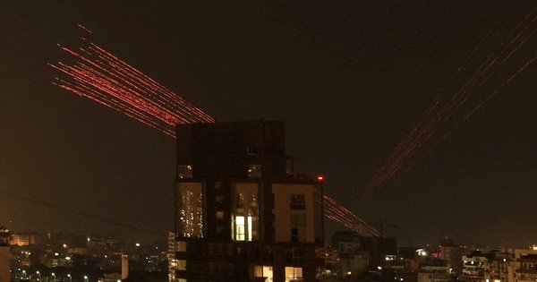 vua-ngung-ban,-lebanon-to-c&aacute;o-israel-vi-pham