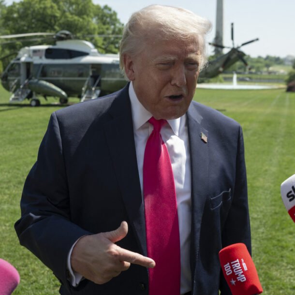 ong-trump-tuyen-bo-iran-‘dong-y-giao-uranium-da-lam-giau’