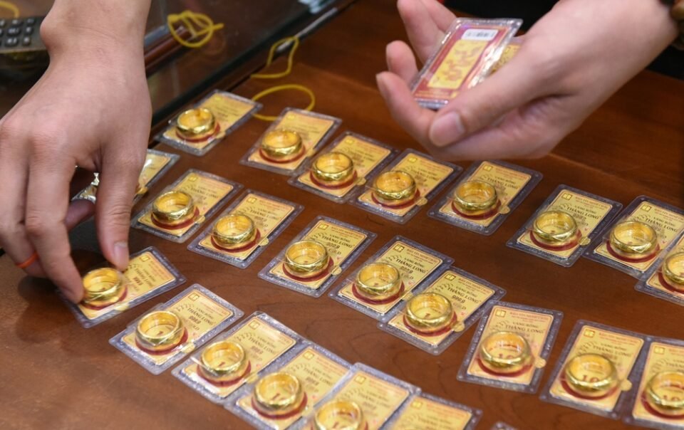 gia-vang-hom-nay-174.2026:-tiep-tuc-di-lui-xuong-sat-170-trieu-dong