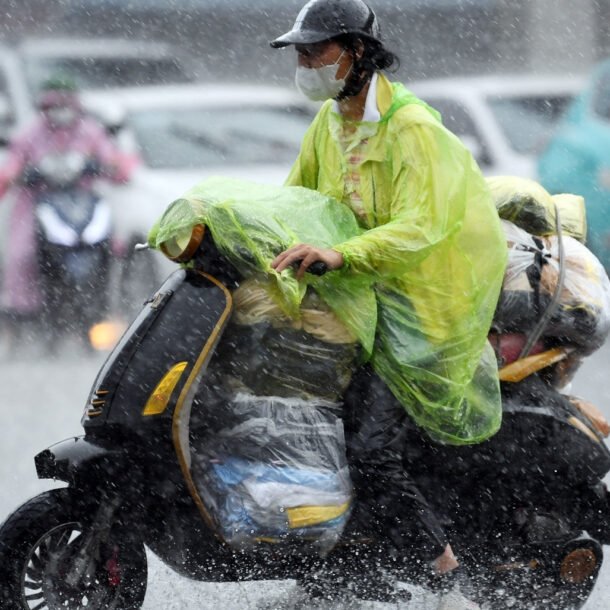 mua-da,-giong-loc-kha-nang-xuat-hien-o-nhieu-tinh-mien-bac-tu-dem-16/4