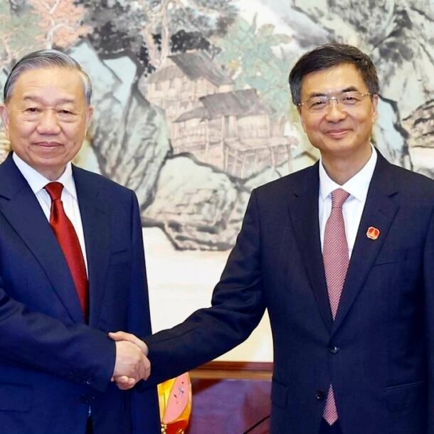 tong-bi-thu,-chu-tich-nuoc-to-lam-tiep-bi-thu-quang-tay