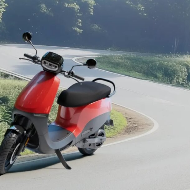 xe-may-dien-di-xa-nhu-o-to,-chay-toi-320km/sac,-gia-re-hon-honda-lead