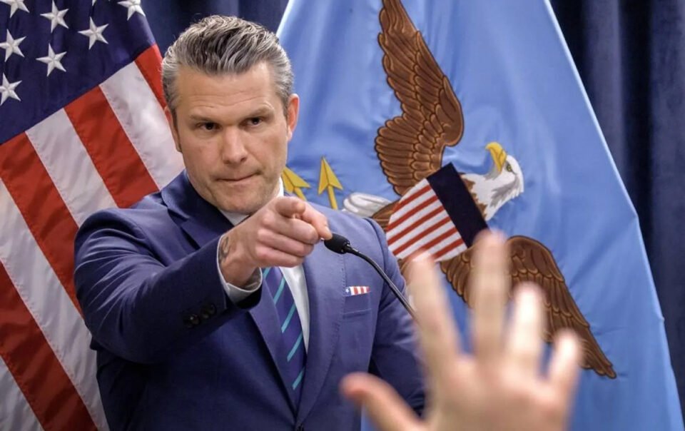 bo-truong-my-canh-cao-iran,-noi-tehran-‘khong-con-cong-nghiep-quoc-phong’