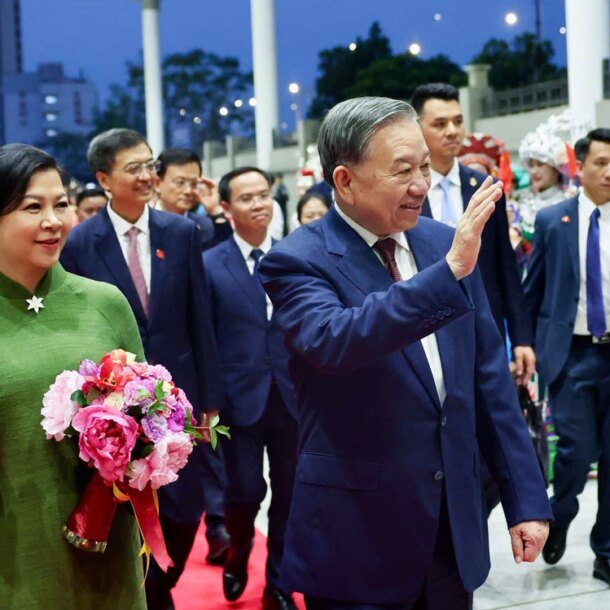 tong-bi-thu,-chu-tich-nuoc-to-lam-den-nam-ninh,-trung-quoc