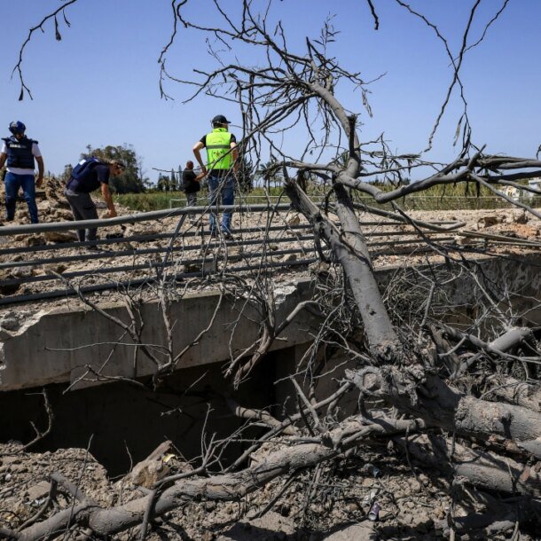 israel-bi-to-danh-sap-cau,-co-lap-mien-nam-lebanon