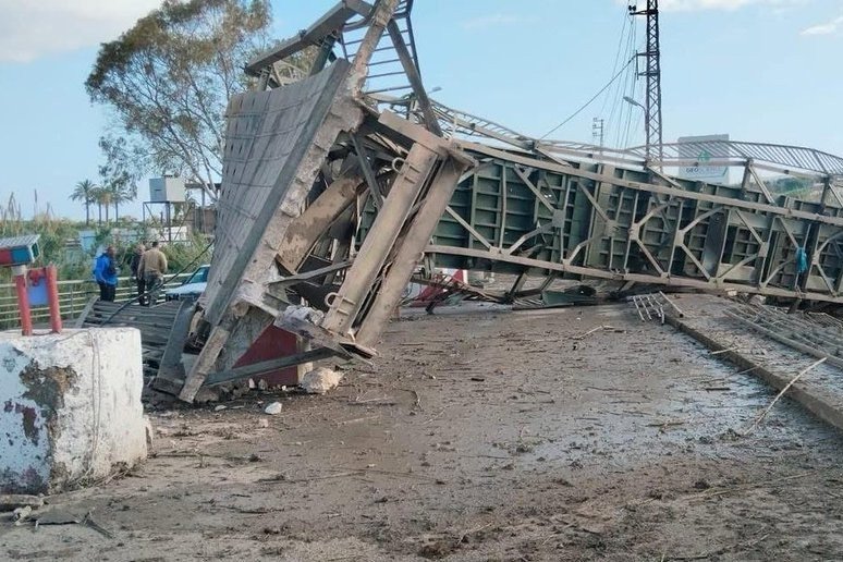 israel-pha-cau-cuoi-cung-qua-song-litani,-lebanon-doi-ngung-ban-truoc-hoa-dam