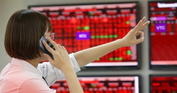 chung-khoan-16-4:-co-phieu-vingroup-lai-“ganh”-diem-so