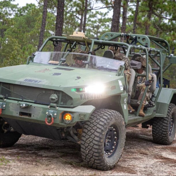 bao-my:-lau-nam-goc-keu-goi-nhieu-hang-o-to-san-xuat-vu-khi,-co-ca-ford