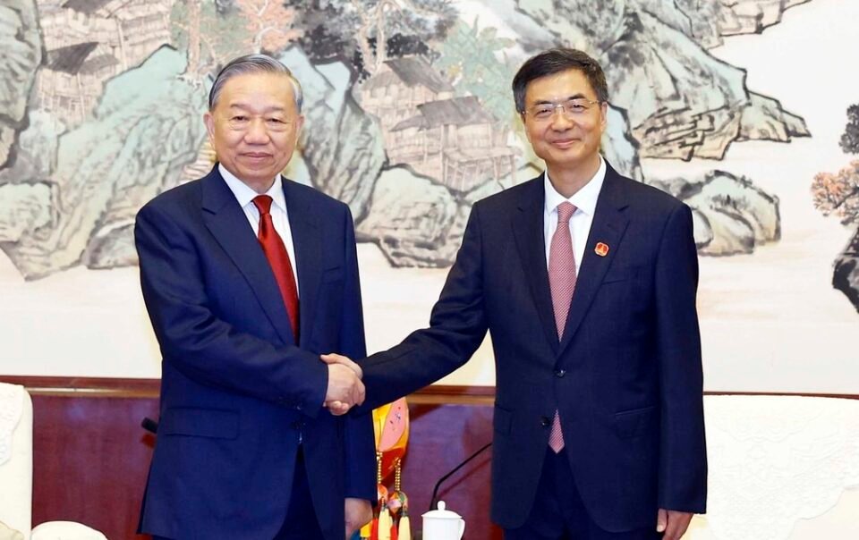 tong-bi-thu,-chu-tich-nuoc-to-lam-tiep-bi-thu-quang-tay