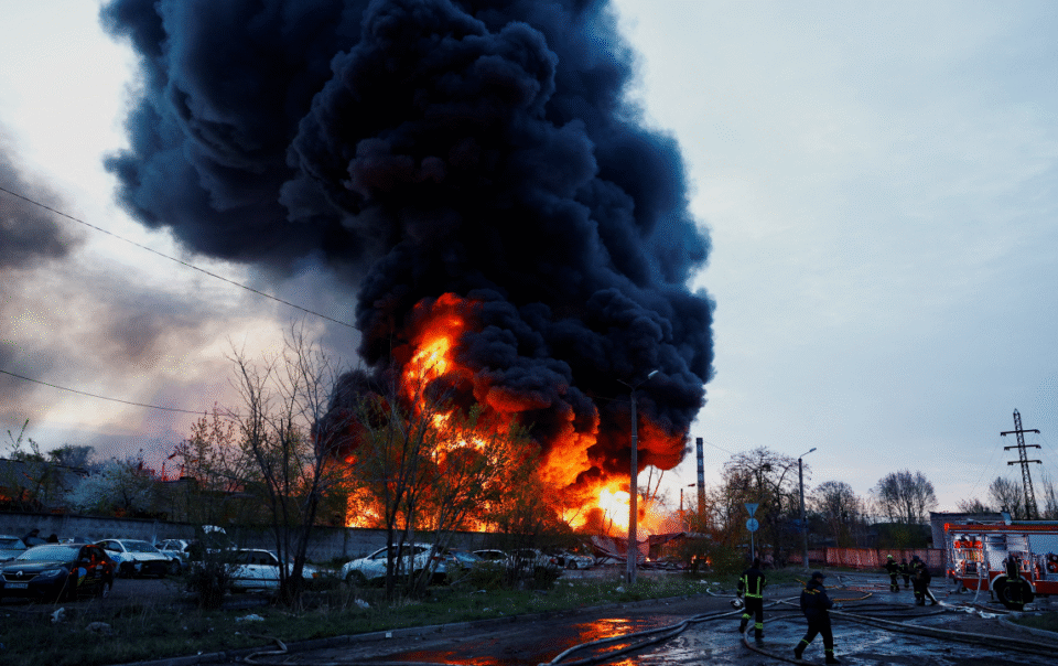 ukraine-de-lot-loat-ten-lua-iskander-m-trong-don-tap-kich-nga