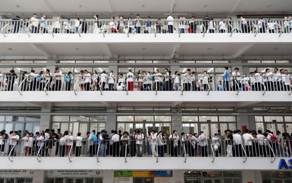 sau-8-nam,-quy-mo-thi-danh-gia-nang-luc-‘phinh-to’-toi-muc-nao?