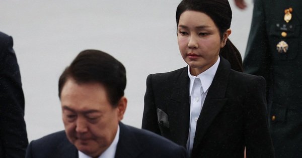 cuoc-gap-lan-dau-sau-9-th&aacute;ng-cua-vo-chong-cuu-tong-thong-h&agrave;n-quoc