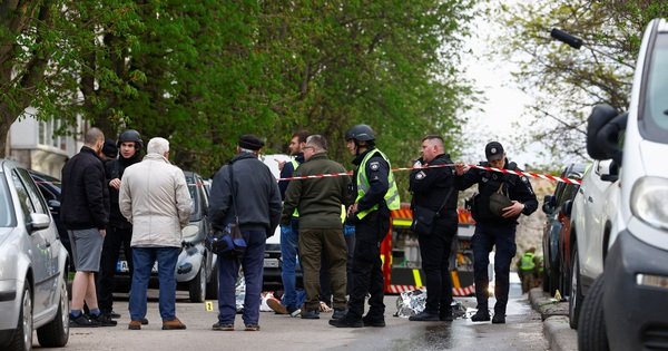 xa-s&uacute;ng-chet-nguoi-tai-kyiv,-nghi-pham-dang-co-thu-trong-si&ecirc;u-thi