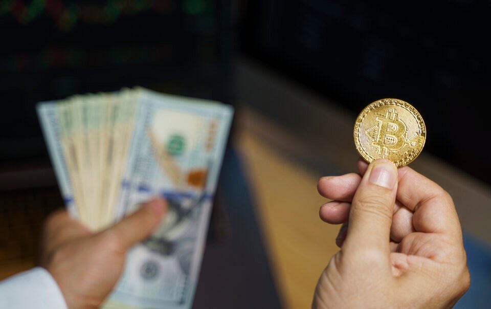 can-bitcoin-buyers-join-the-breakout-party?-analyst-says-not-yet