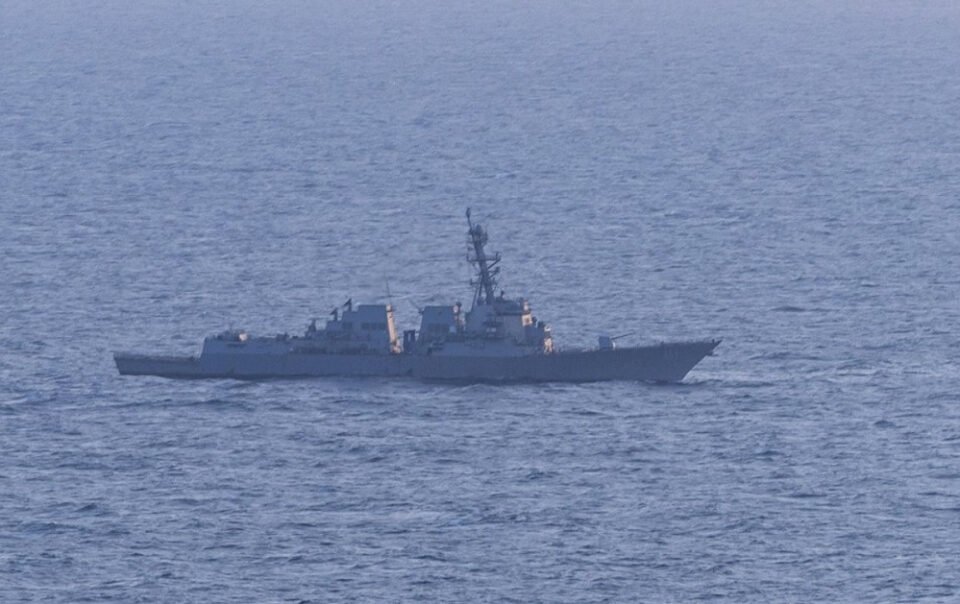 suc-manh-chien-ham-my-khai-hoa-vao-tau-cho-hang-dinh-cap-cang-iran