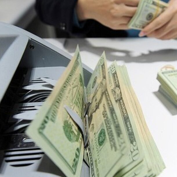 gia-usd-hom-nay-204.2026:-tang-nhe-day-euro,-yen-nhat-di-xuong