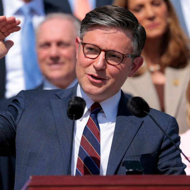 noi-bat-an-cua-dang-cong-hoa-ve-chien-su-iran