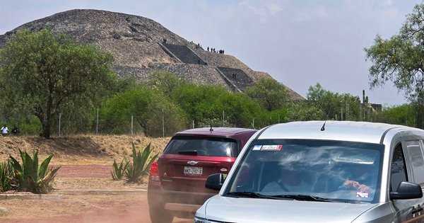 xa-s&uacute;ng-tai-kim-tu-th&aacute;p-noi-tieng-mexico,-nu-du-kh&aacute;ch-canada-bi-ban-chet