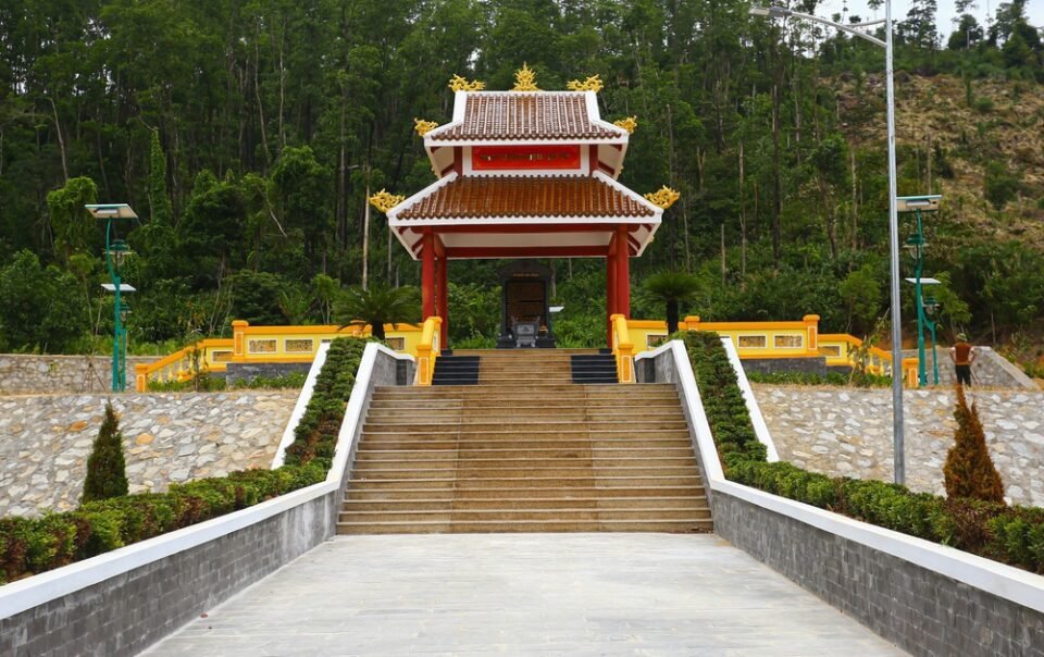 nha-tuong-niem-13-can-bo-hy-sinh-o-rao-trang-tro-thanh-di-tich-lich-su