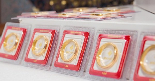 gi&aacute;-v&agrave;ng,-gi&aacute;-bac-s&aacute;ng-20.4-dong-loat-giam