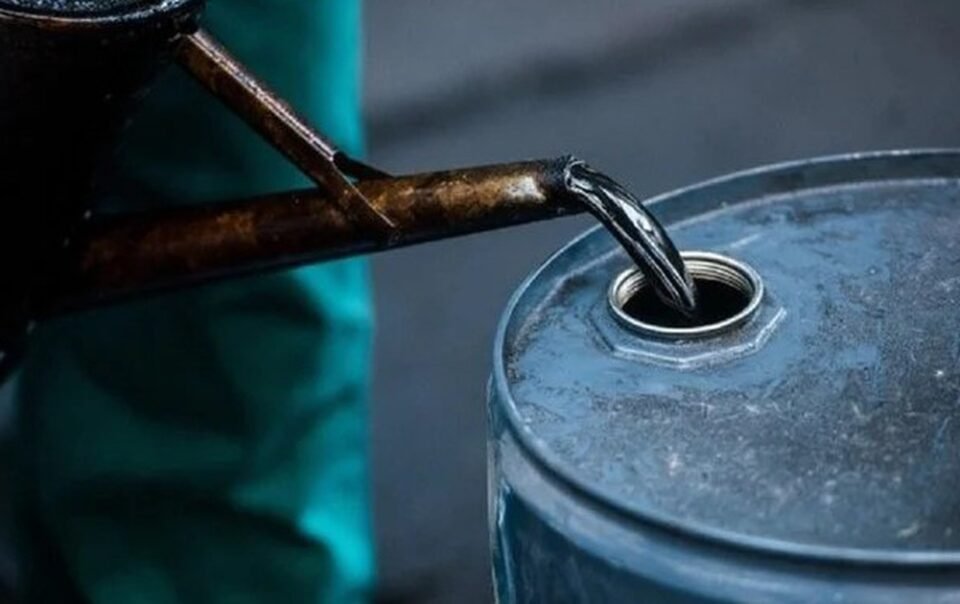 gia-xang-dau-hom-nay-214.2026:-dau-trong-nuoc-sap-co-dot-giam-gia-moi?