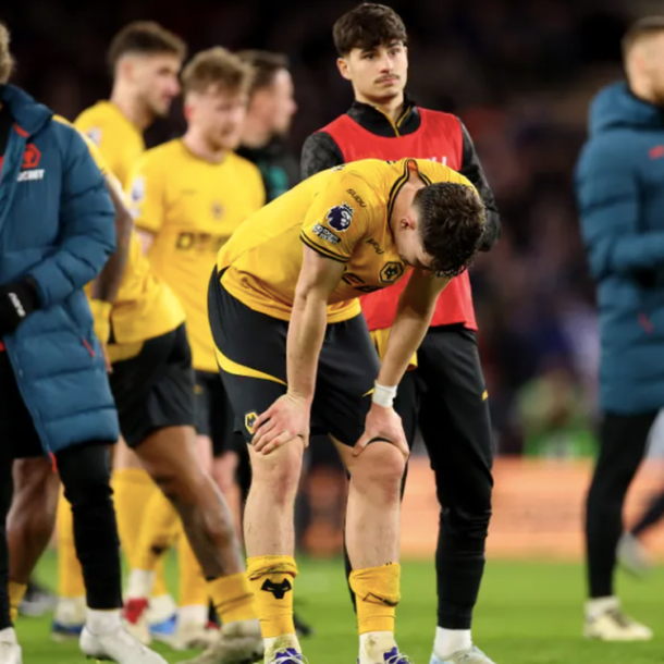 xac-dinh-doi-dau-tien-xuong-hang-tai-premier-league