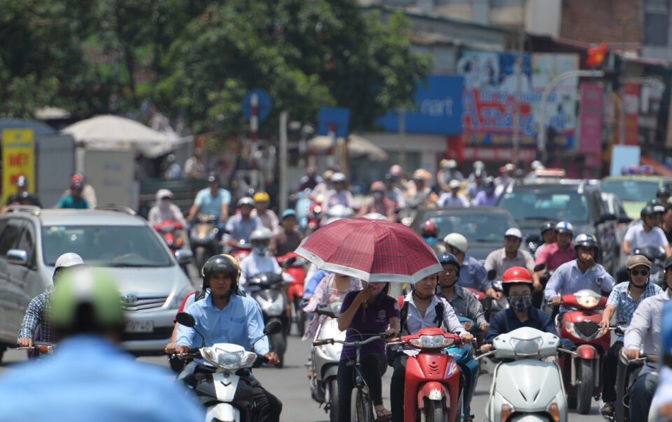 du-bao-thoi-tiet-21/4/2026:-trung-bo-nang-nong-manh-tro-lai,-mien-bac-giam-mua