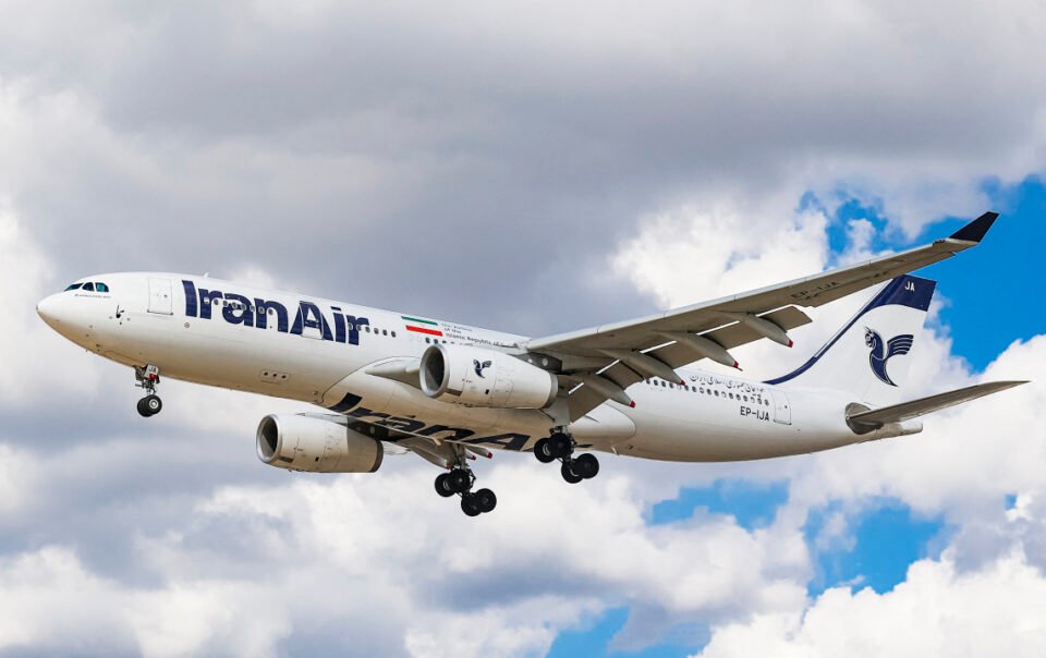 iran-mo-lai-cac-san-bay-o-tehran