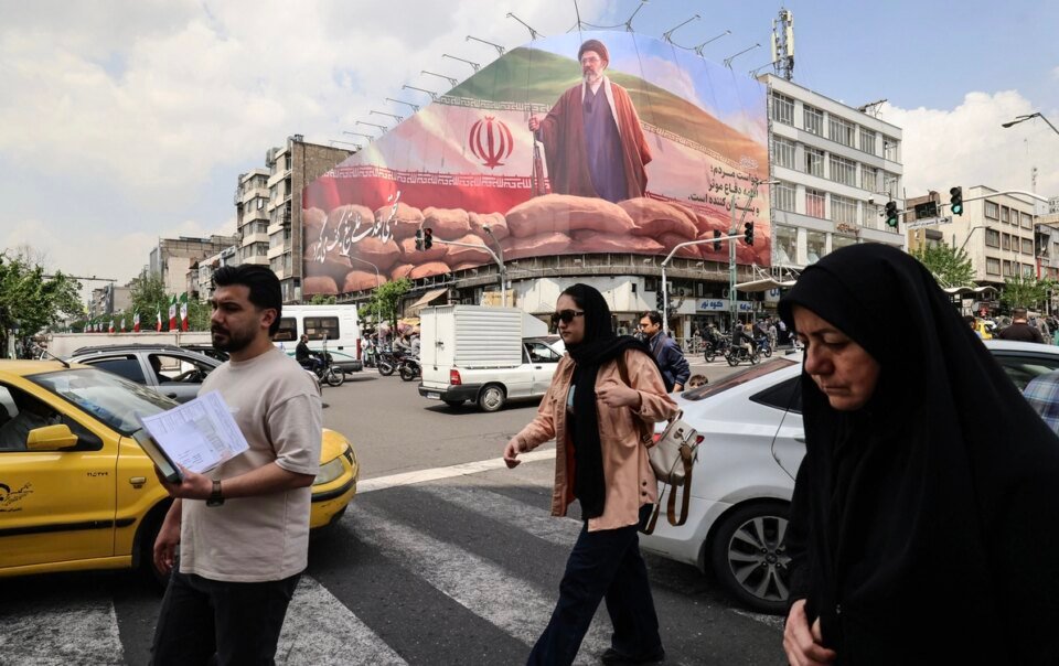 trung-dong-toi-20-4:-iran-dang-xem-xet-tich-cuc-viec-dam-phan-voi-my,-ong-tap-noi-ve-hormuz