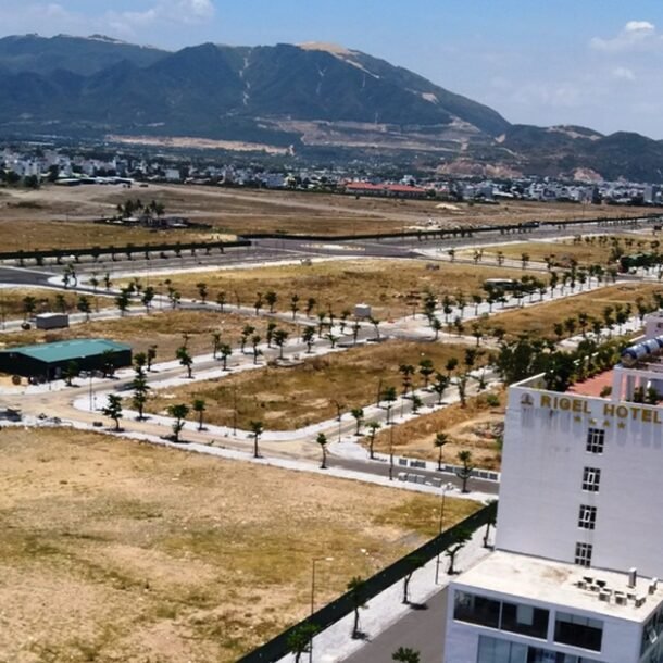 du-an-cua-phuc-son-tai-san-bay-nha-trang:-hang-tram-nguoi-mua-doi-chu-dau-tu-giao-dat