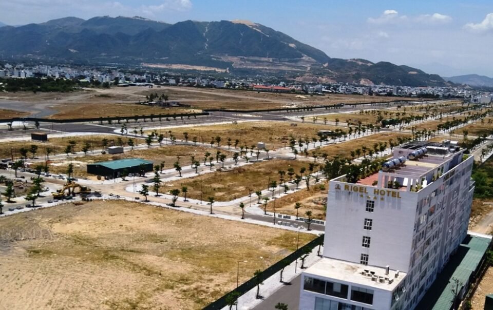 du-an-cua-phuc-son-tai-san-bay-nha-trang:-hang-tram-nguoi-mua-doi-chu-dau-tu-giao-dat