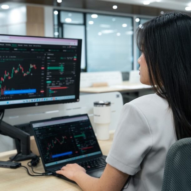 chung-khoan-21-4:-vi-sao-thanh-khoan-thi-truong-thuong-sut-giam-truoc-ky-nghi-le?