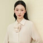 tu-do-cua-nang-cong-so-khong-the-thieu-ao-so-mi-lua-trang