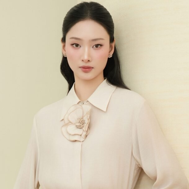 tu-do-cua-nang-cong-so-khong-the-thieu-ao-so-mi-lua-trang