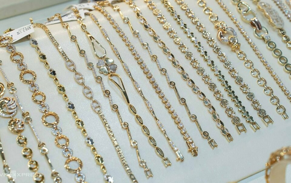 kien-nghi-cho-doanh-nghiep-nhap-khau-vang-nguyen-lieu