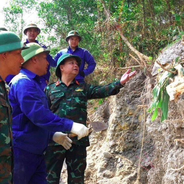 tim-thay-3-hai-cot-liet-si-cung-chiec-binh-tong-khac-chu-‘huynh’-tai-cao-diem-278-quang-tri