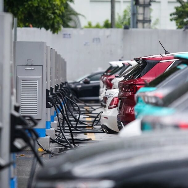 de-xuat-doanh-nghiep-‘mo’-tram-sac-xe-dien-nhu-chuyen-vung-dien-thoai