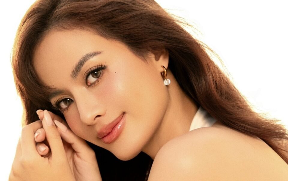 nhu-van-–-ung-vien-‘hoa-hau-dep-nhat-the-gioi-2025’