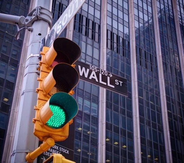 crypto’s-massive-exploit-may-force-big-banks-to-rethink-their-blockchain-plans,-jefferies-warns