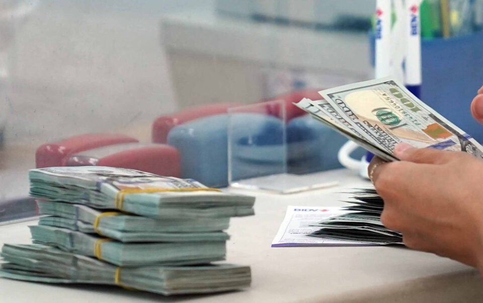 gia-usd-hom-nay-234.2026:-the-gioi-tang-do-cang-thang-trung-dong