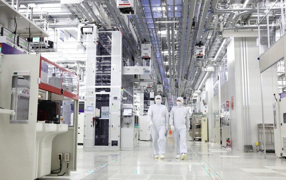 cuu-ky-su-samsung-‘ban-dung’-bi-mat-chip-sang-trung-quoc