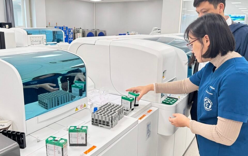 de-xuat-‘thong-tuyen’-bao-hiem-giua-2-co-so-cua-benh-vien-bach-mai,-viet-duc